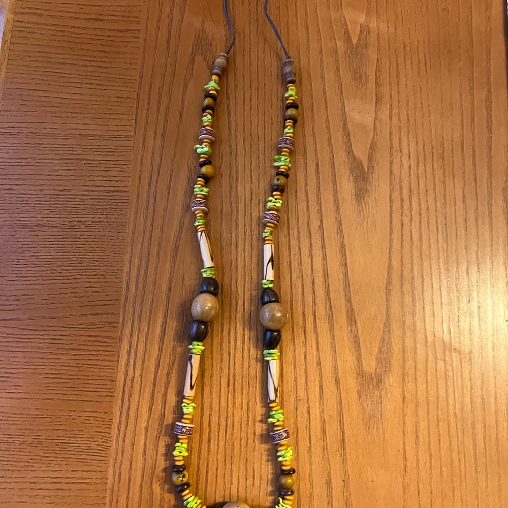 Necklace with Matching Earrings in Pouch